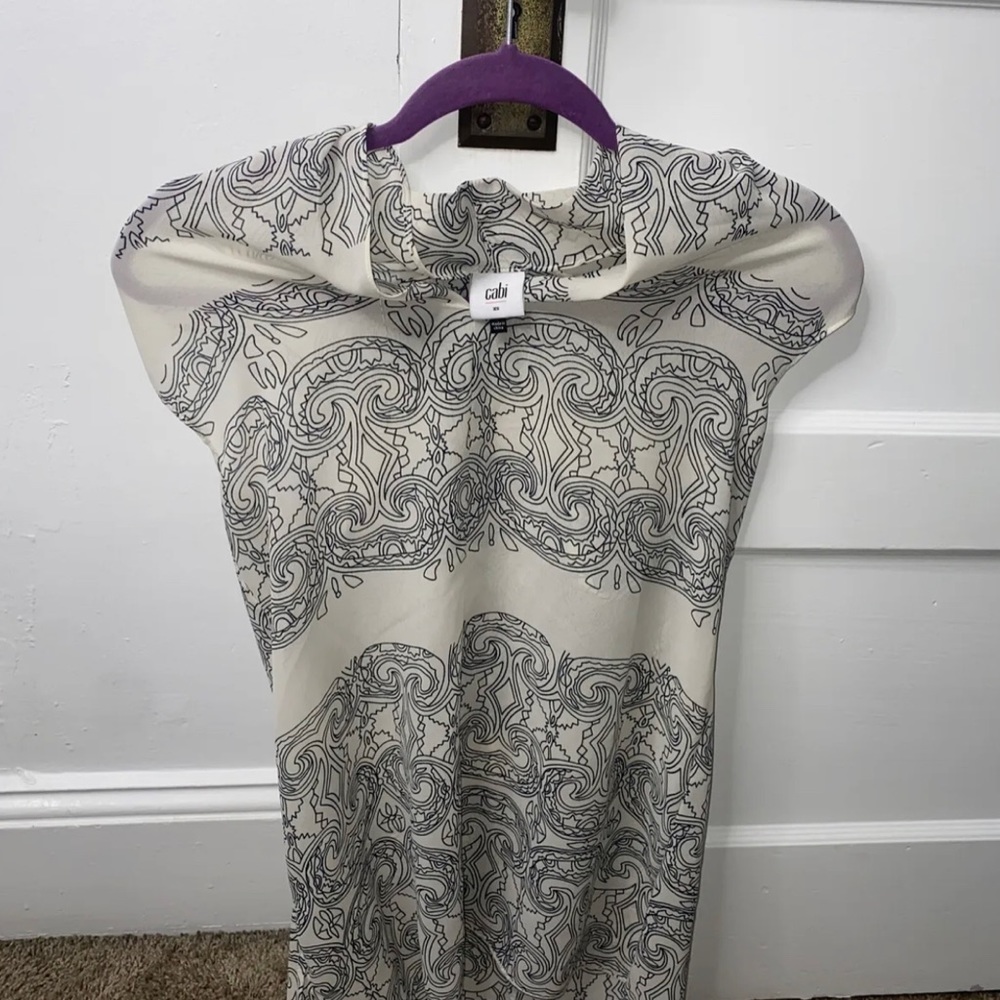 Cabi 3091 Scrollwork Tunic Beige Black Sleeveless Top Blouse Womens Size XS